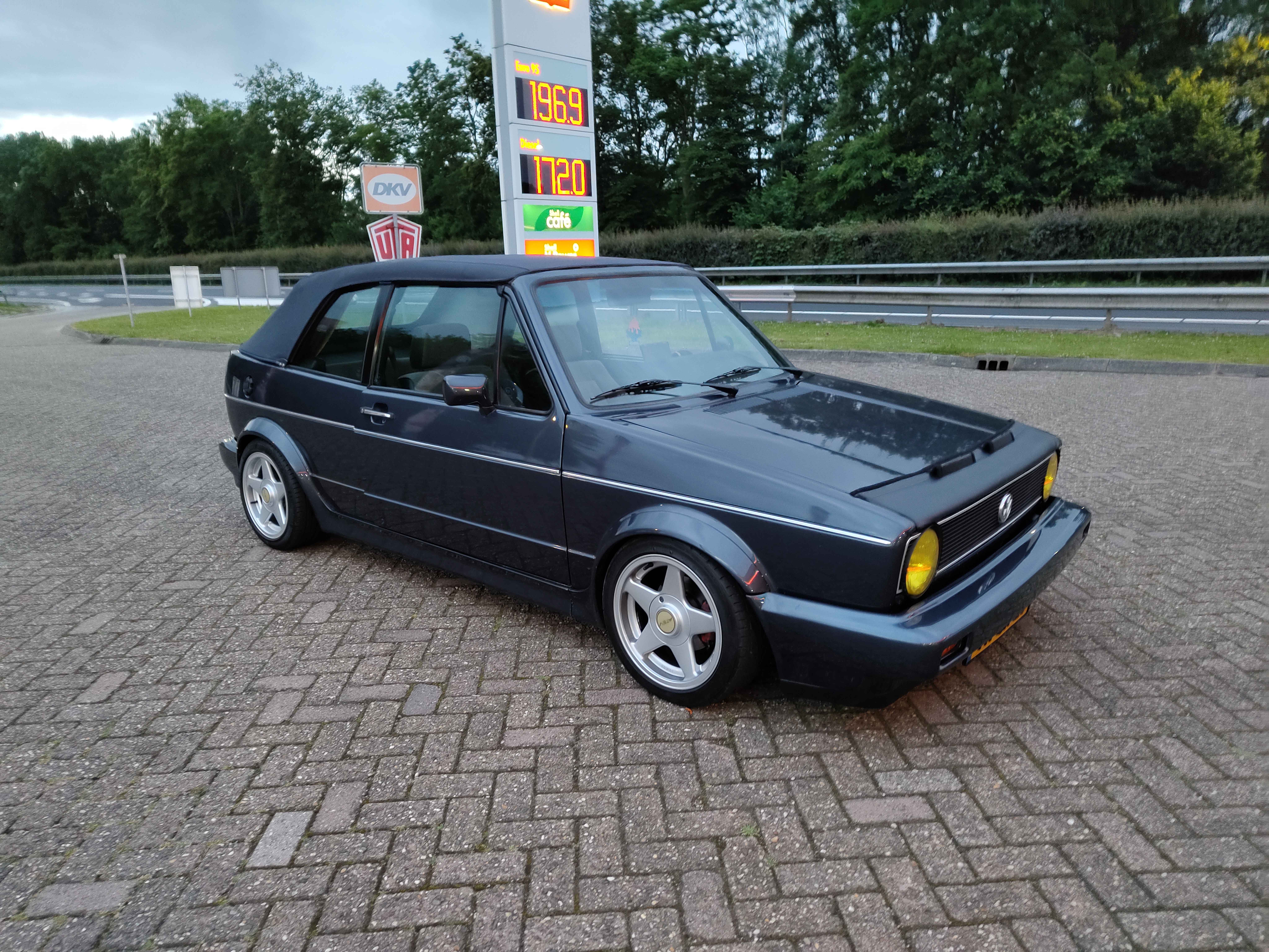 a car image is supposed to be here