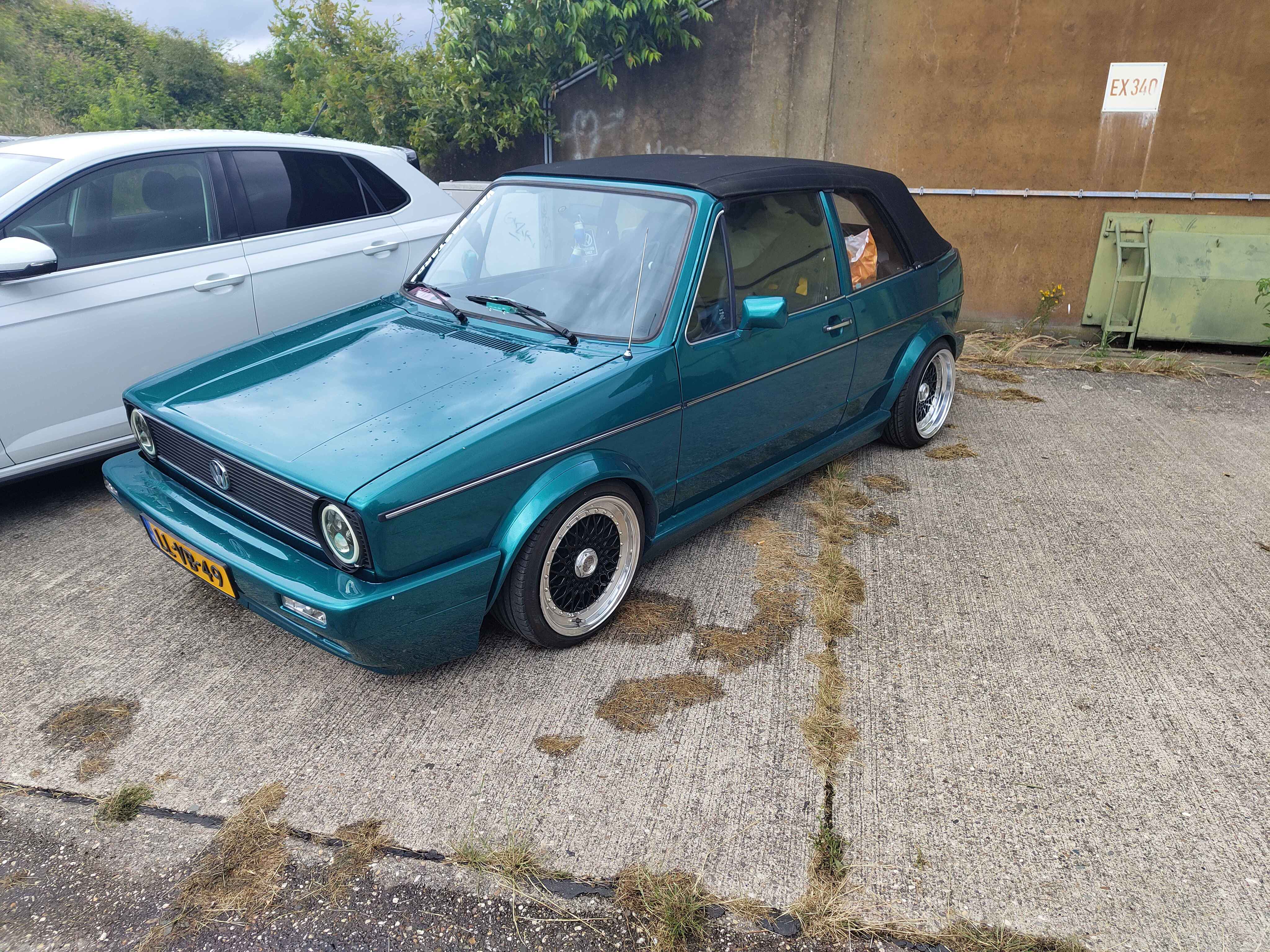 a car image is supposed to be here