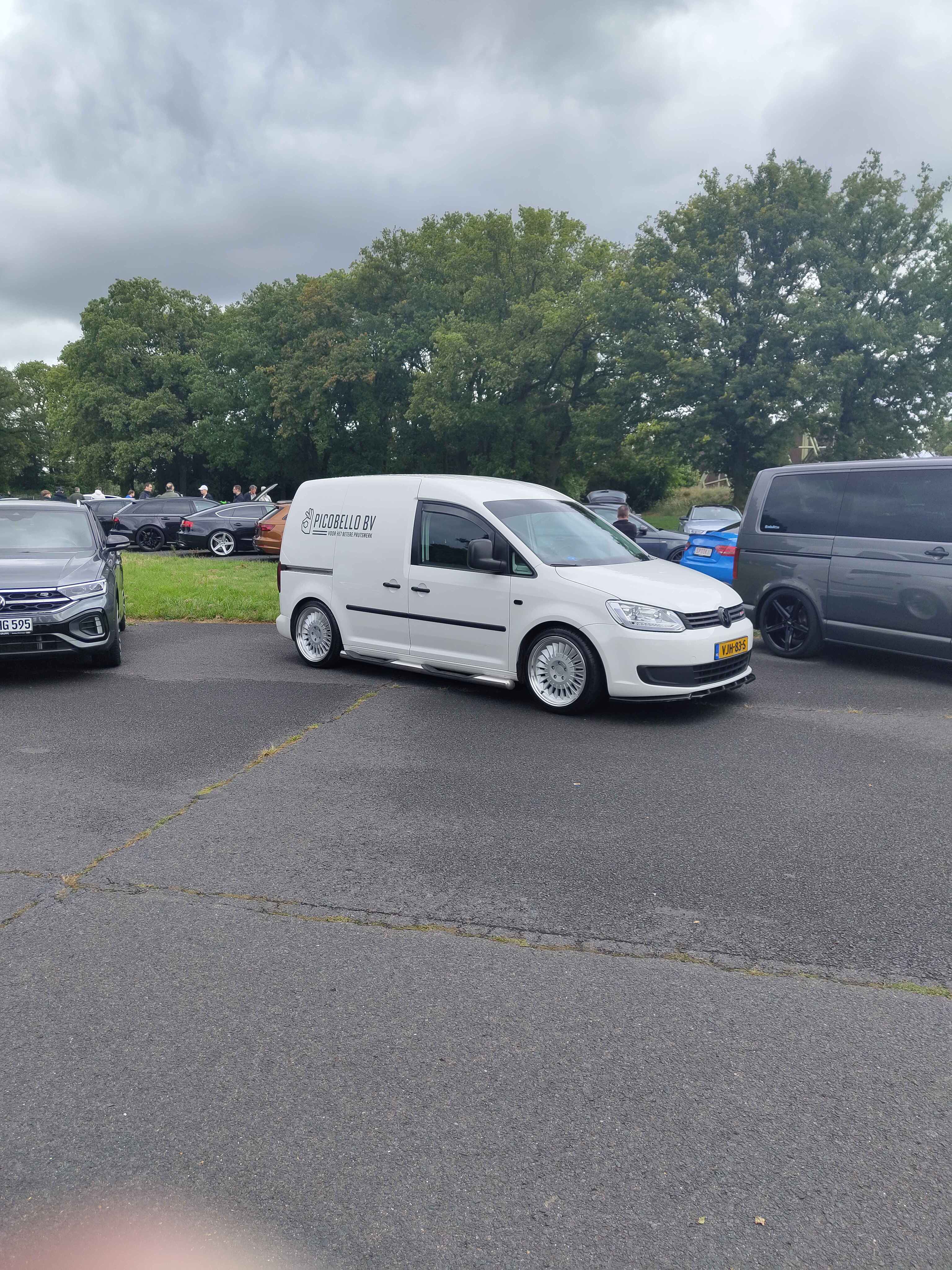 a car image is supposed to be here