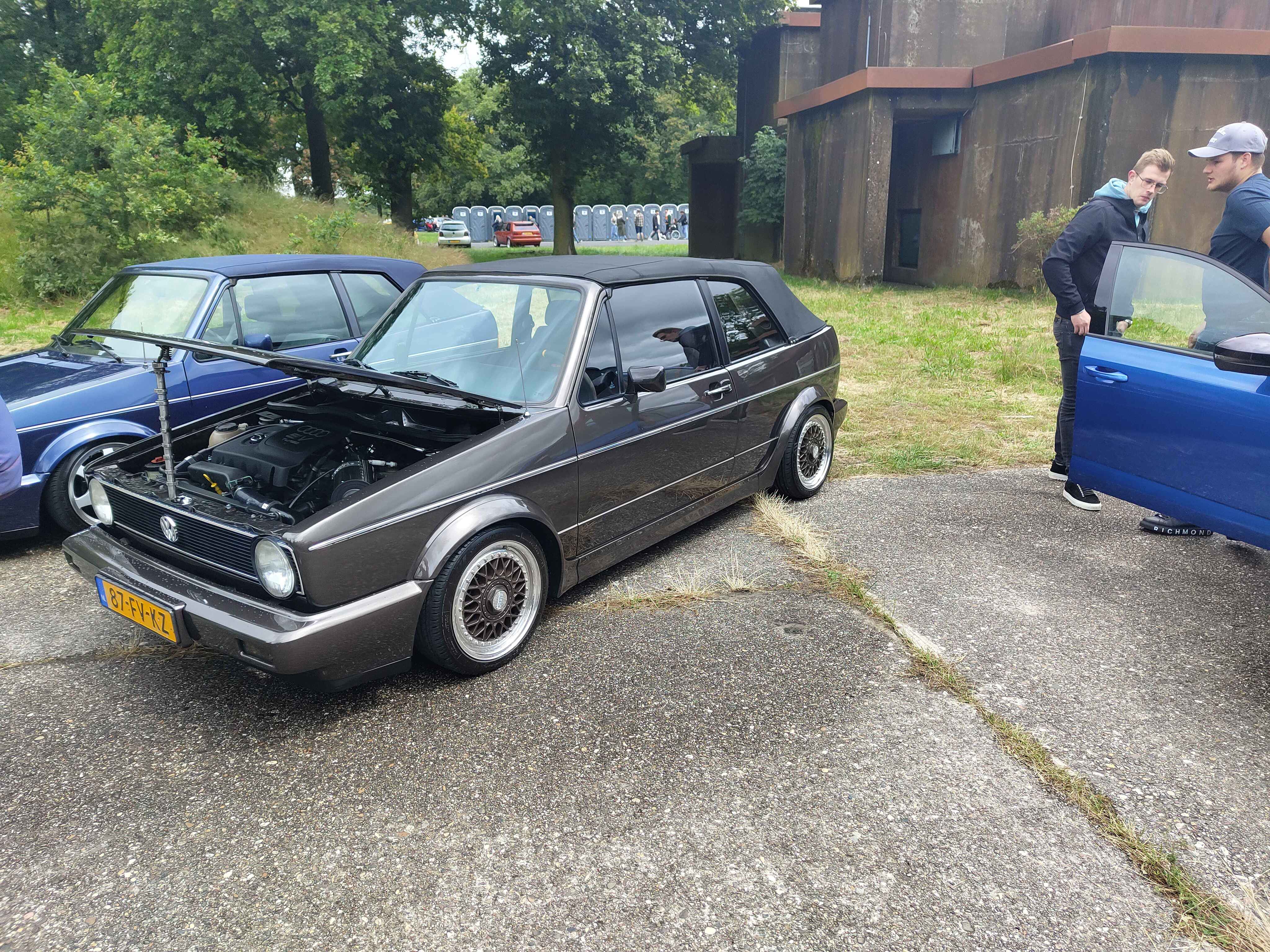 a car image is supposed to be here